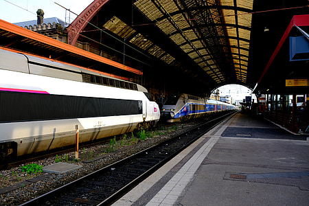 two white bullet trains thumbnail