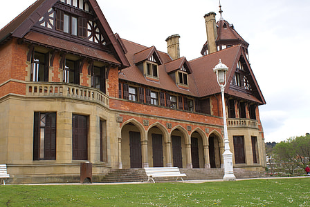 Palacio Miramar, Architecture thumbnail