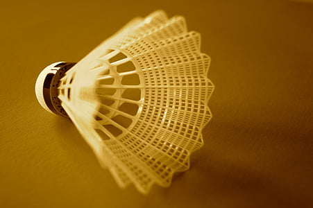 white shuttlecock thumbnail