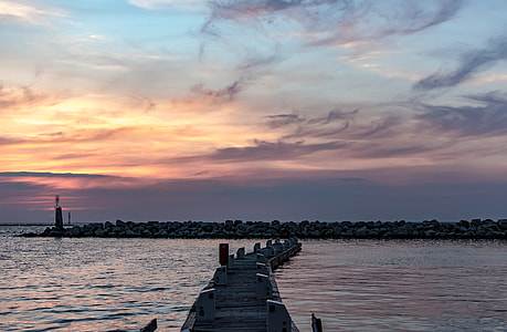 dock photo during sunset thumbnail