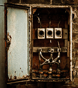 gray and white fuse box thumbnail