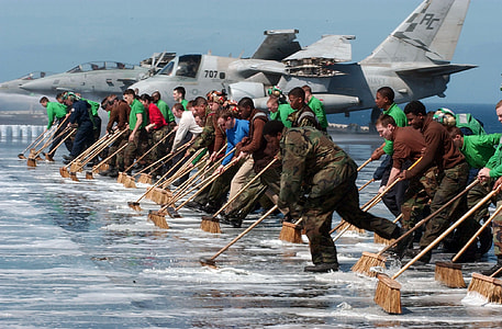 men cleaning airline thumbnail