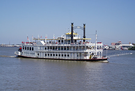 ship on body of water thumbnail