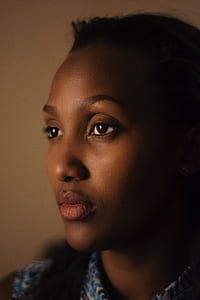 shallow focus photography of woman thumbnail