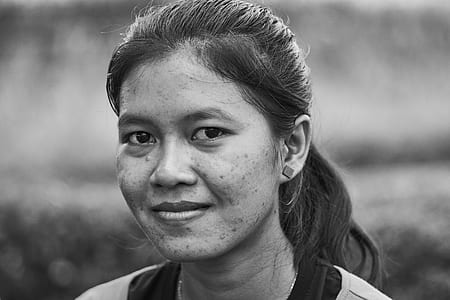 woman's face grayscale photo thumbnail