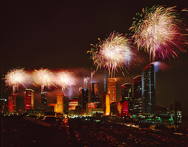 Fireworks above the skyline of Houston, Texas thumbnail