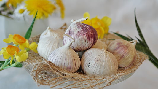 bunch of onions on basket thumbnail