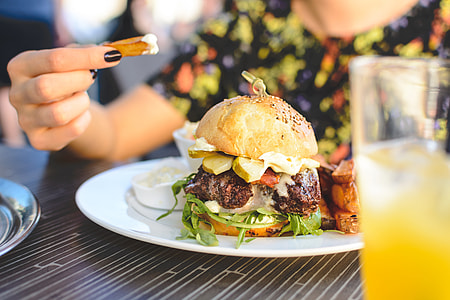 Summer juicy beef burger thumbnail