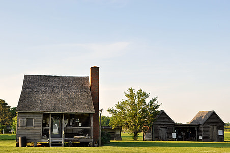 grey wooden farm house thumbnail