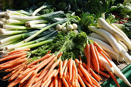 bunch of vegetable on board thumbnail