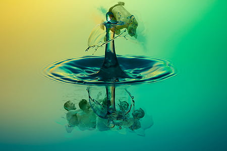 group of men under water wallpaper thumbnail