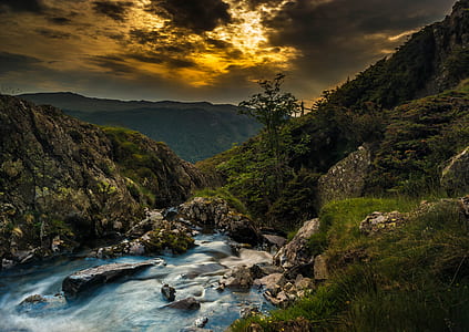 photo of river with mountains thumbnail