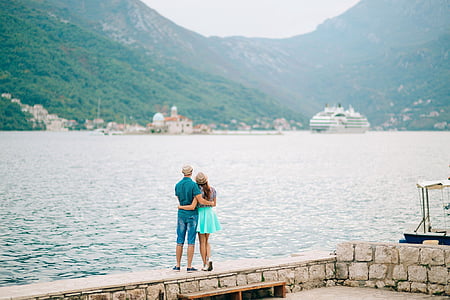 couple standing in front of ocean thumbnail
