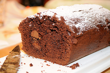 selective focus photography of chocolate cake thumbnail