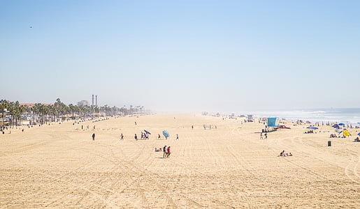 people at the beach thumbnail