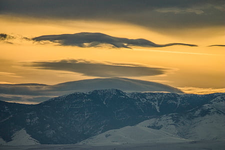 mountains covered with snow thumbnail
