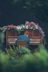 person playing piano thumbnail
