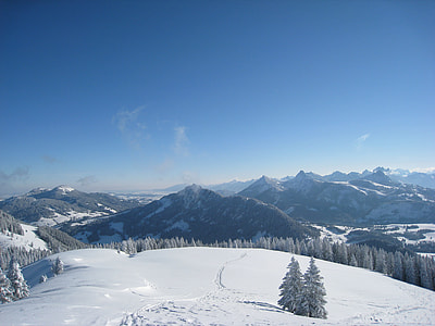 landscape photography of mountain thumbnail