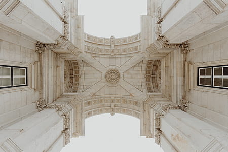 Arc de la Rua Augusta in Lisbon, Portugal thumbnail