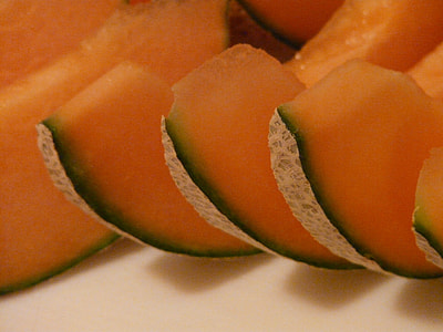 sliced orange melon thumbnail