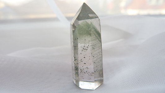 cut crystal glass surface figurine thumbnail