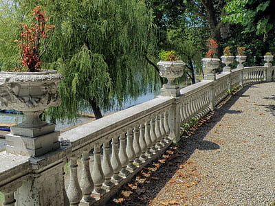 gray concrete baluster thumbnail