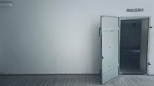 open door of brausebad thumbnail