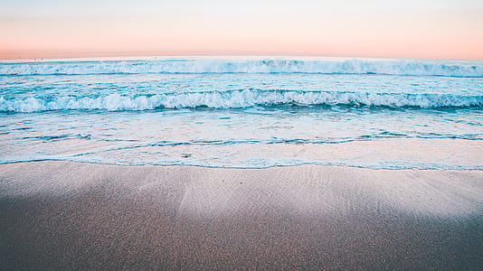 ocean wave on shore thumbnail