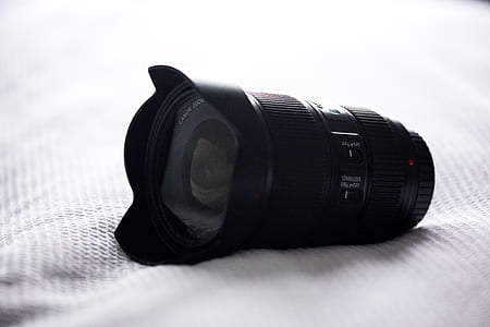 black telephoto lens thumbnail