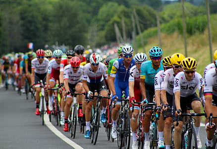 group of people cycling thumbnail
