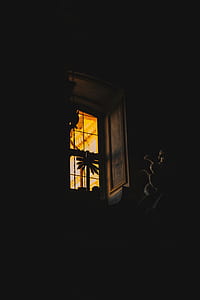 photo of lighted house thumbnail