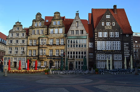architectural photography of buildings thumbnail