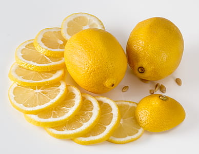 sliced lemon thumbnail
