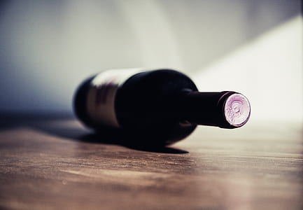 amber and white labeled wine bottle thumbnail