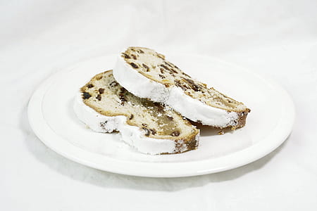 sliced bread on plate thumbnail
