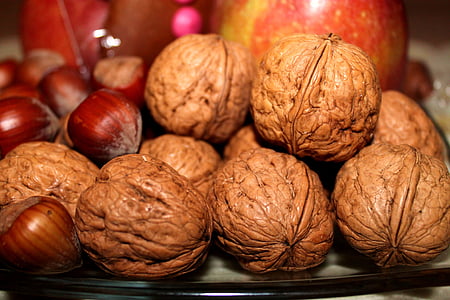 pile of nuts thumbnail