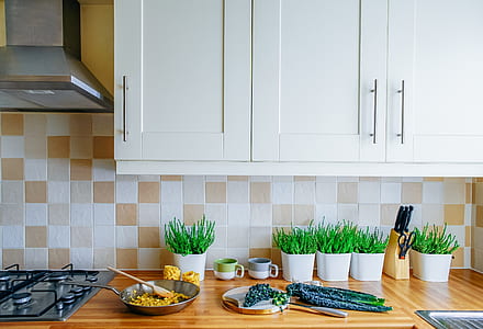 white kitchen cabinet thumbnail