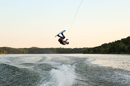 man doing kiteboarding thumbnail