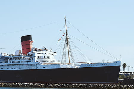 white and brown ship thumbnail