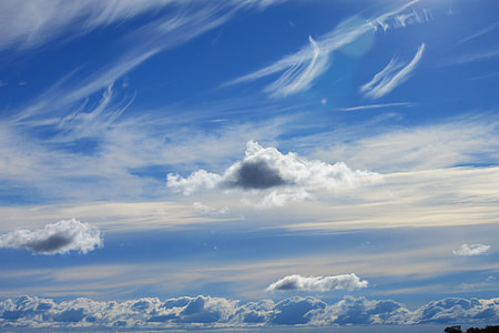 white cumulus clouds under blue sky at daytime thumbnail