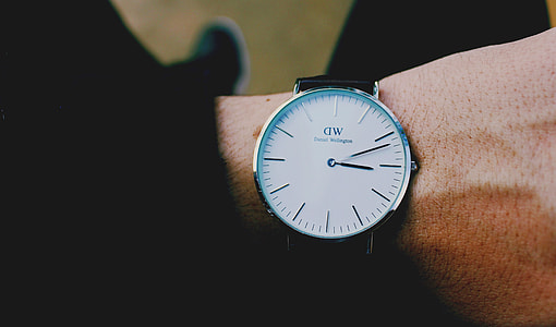 analog watch at 8:12 thumbnail
