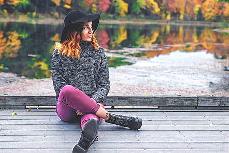 Woman in Autumn Hat thumbnail