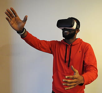 man using VR headset thumbnail