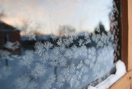 glass with snowflakes decor thumbnail