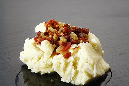 baked food with sprinkles thumbnail