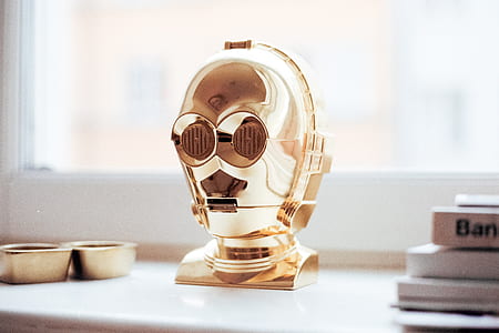 gold-colored C3-PO figure thumbnail