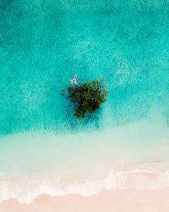 aerial view photography of Island thumbnail