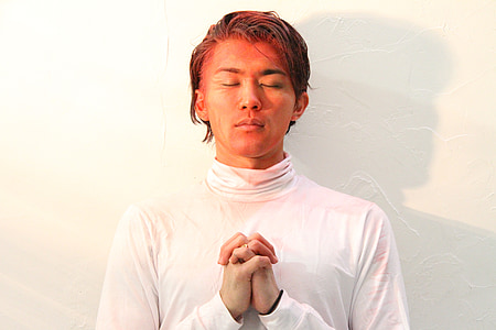praying man thumbnail