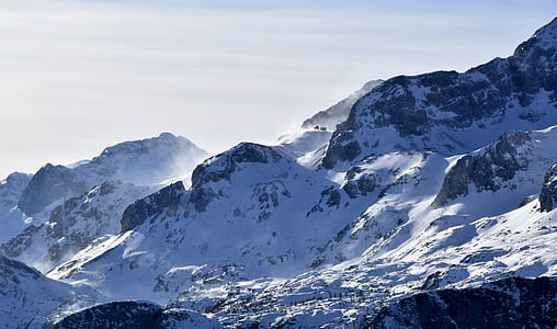 photograph of show mountain thumbnail
