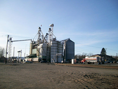 Grain storage and rail line in Ferndale, Washington thumbnail